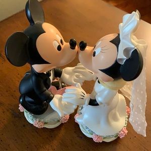 Mickey & Minnie Wedding Bobble Head Figurine Set